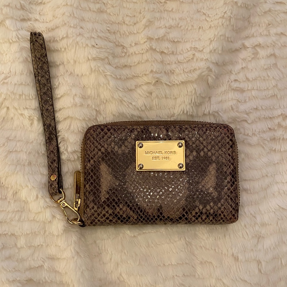michael kors wristlet (snakeskin) - Picture 1 of 4